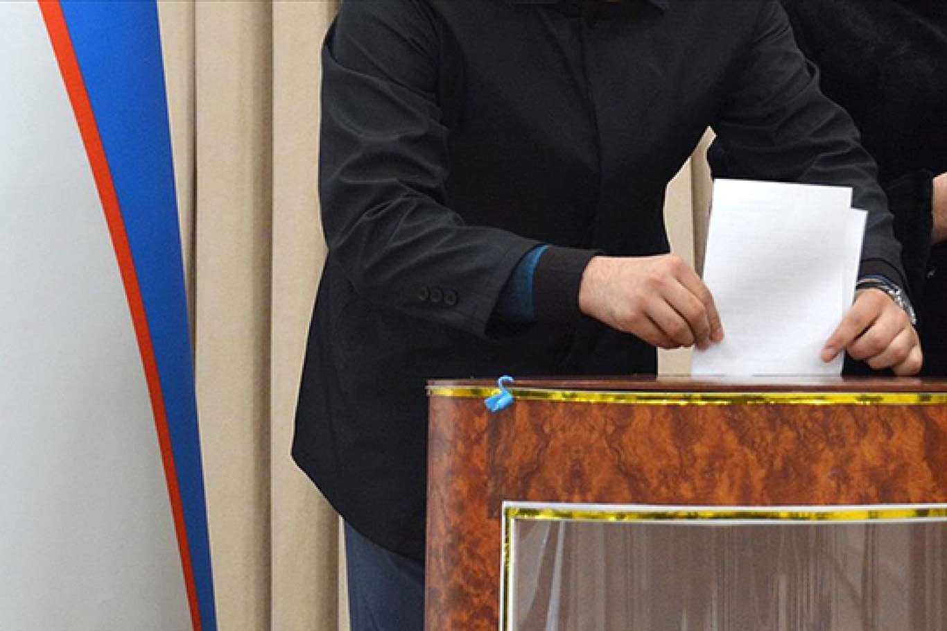 Uzbeks head to poll to elect their president